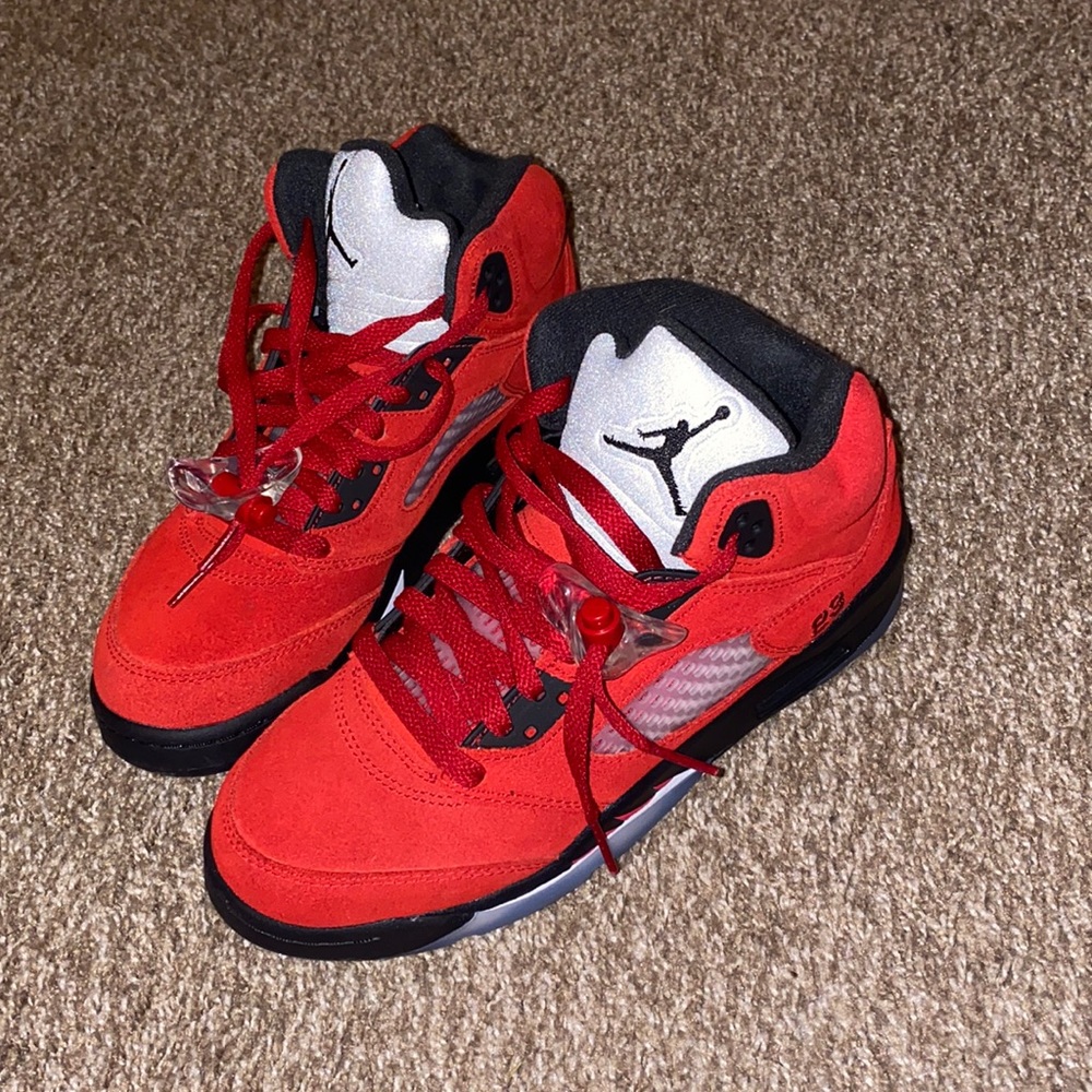 Jordan’s Youth size 5.5 / women’s 7